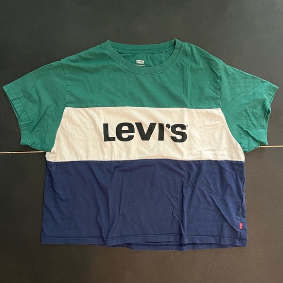 Cropped Levi’s Tee - Picture 1 of 2